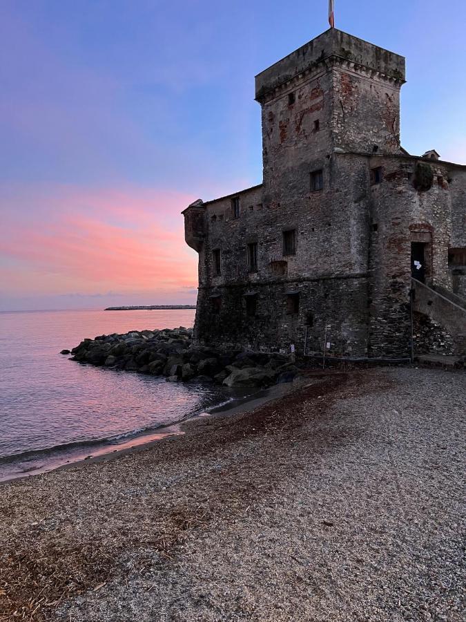 Torre D'avorio: Renovated With Terrace Near Center Apartment Rapallo