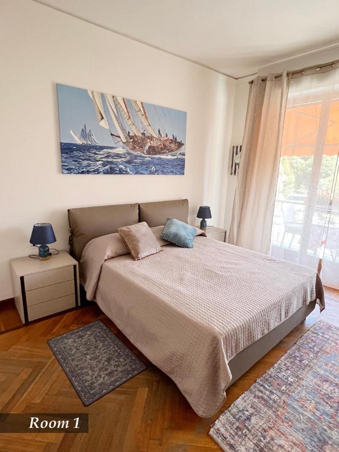 Torre D'avorio: Renovated With Terrace Near Center Apartment